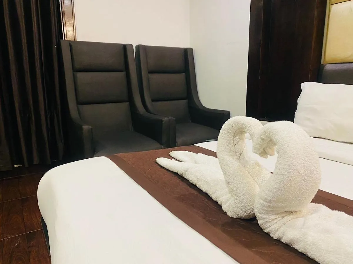Hotel Qotel Express Sandberry Prashant Vihar