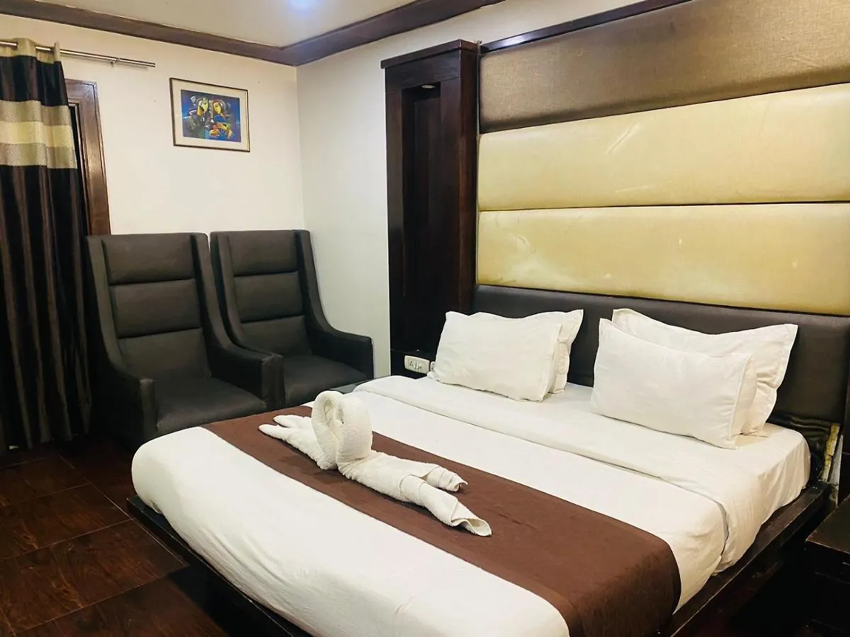 Hotel Qotel Express Sandberry Prashant Vihar