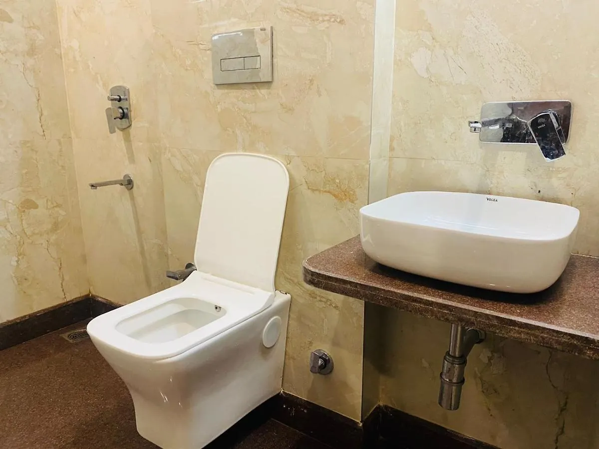 Hotel Qotel Express Sandberry Prashant Vihar